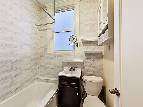 2nd image of 1160 Pine St APT 2