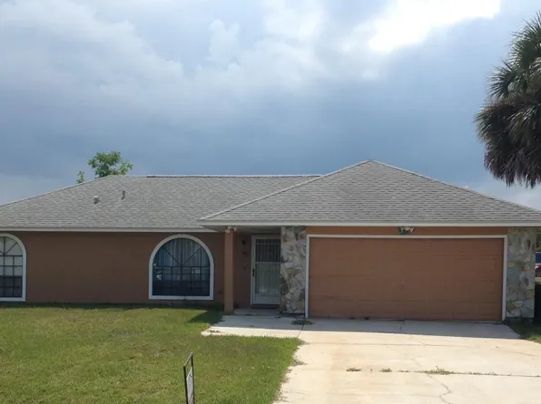 9830 Pine St, Micco, FL 32976