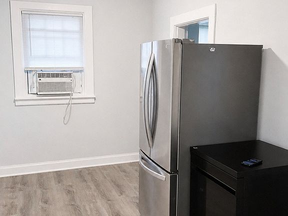 5th image of 2914 Hanes Ave Unit A