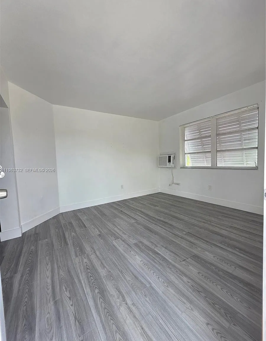 Country Club Estates Sec — Photo 4