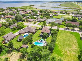 3611 18th St N, Texas City, TX 77590