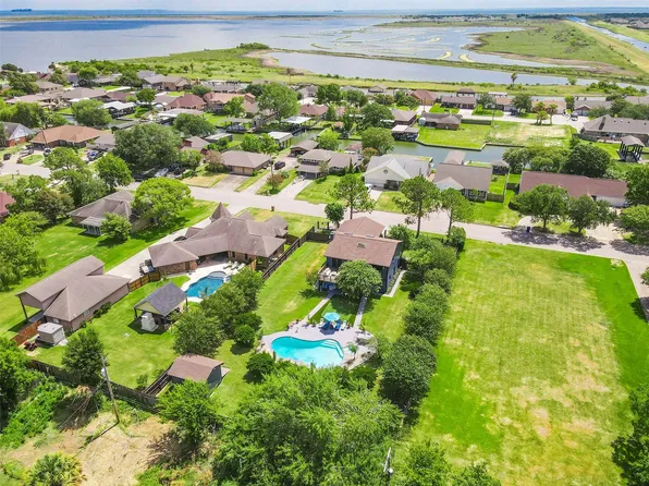 3611 18th St N, Texas City, TX 77590