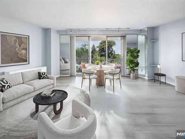 2000 Linwood Ave APT 3E, Fort Lee, NJ 07024