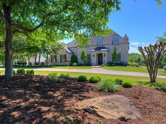 4th image of 1200 Steeplechase Ct