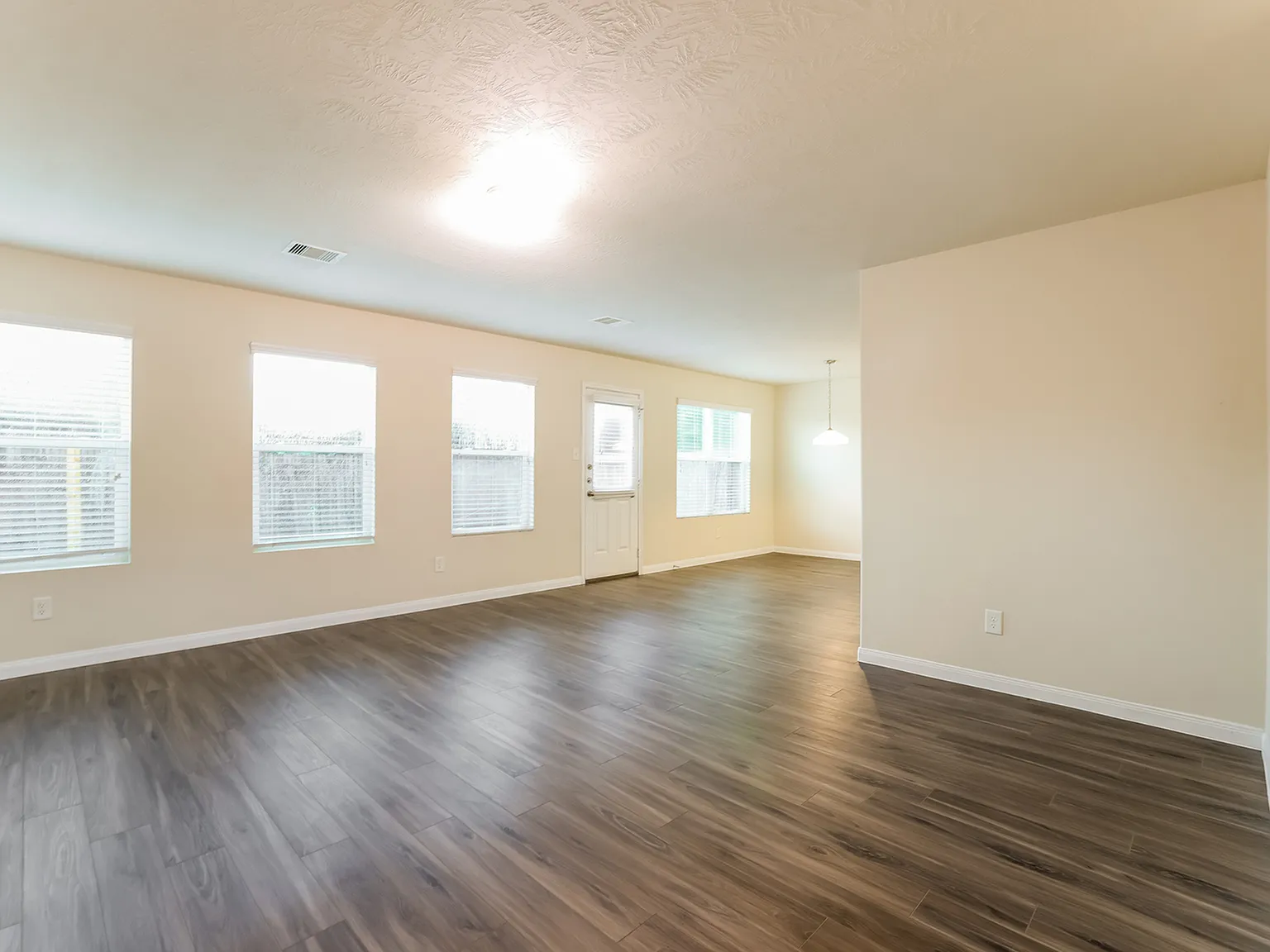 Royal Oak Terrace — Photo 3