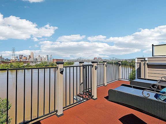 4th level terrace view.