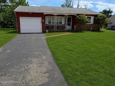 19 Sherwood Court, Toms River, NJ, 08757