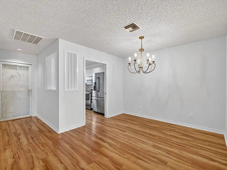 6101 SE Landing Way #11 — Photo 3