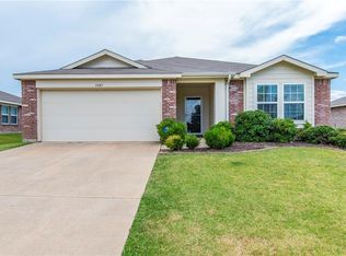 1405 Feather Crest Dr, Krum, TX 76249