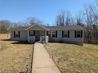 2070 Potts Ln, Zanesville, OH 43701