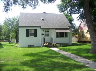 1214 10th Ave SE, Jamestown, ND 58401