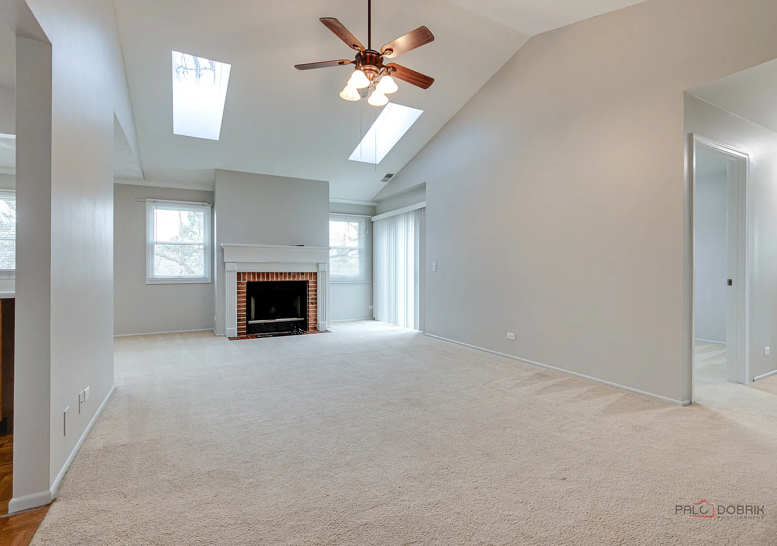3 bed, 1300 sqft, $2,595 — Photo 4