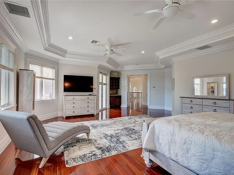 1320 S Lakeside Dr — Photo 33