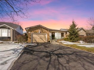 115 1st Rd W, Hamilton, ON L8J2S6