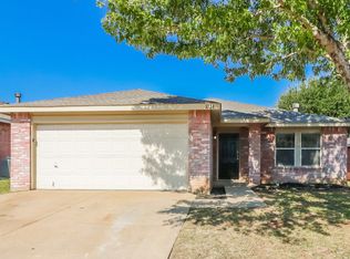 8728 Stonebriar Ln, Fort Worth, TX 76123