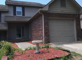 5557 Robmont Dr, Fayetteville, NC 28306