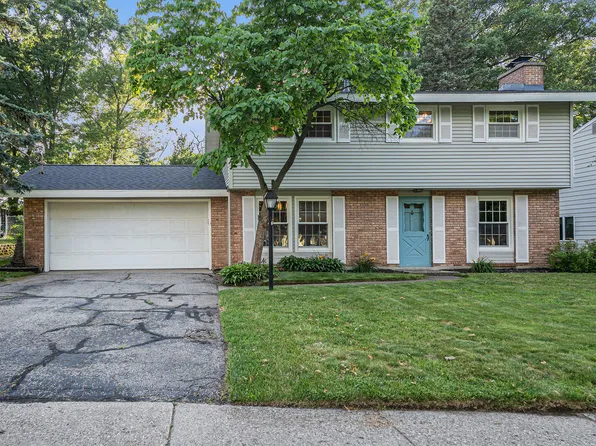 8337 Peach Tree Ave NE, Rockford, MI 49341