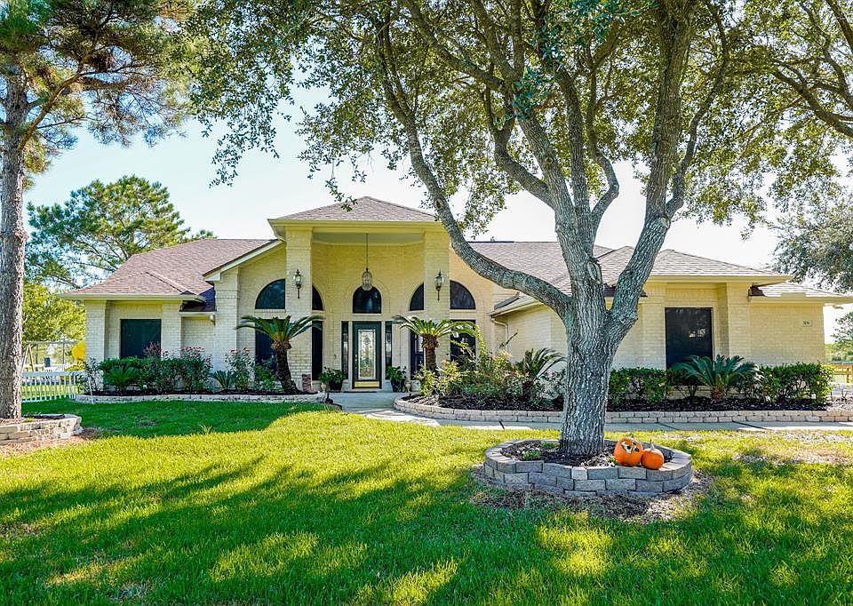 1st image of 319 Bayou End Cir