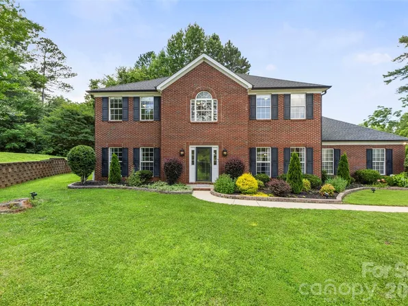 5302 Fairgrove Ln, Harrisburg, NC 28075