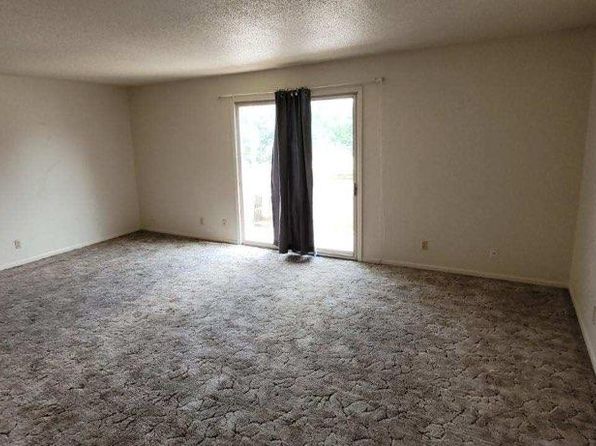 515 N 13th St #303, Beatrice, NE 68310