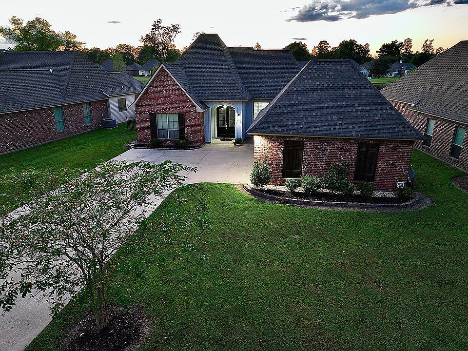 1st image of 109 Lakeshore Dr