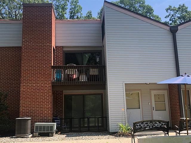 1st image of 27 Siegtown Rd APT 8G
