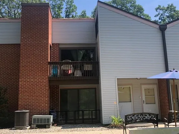 27 Siegtown Rd APT 8G, Cape May Court House, NJ 08210