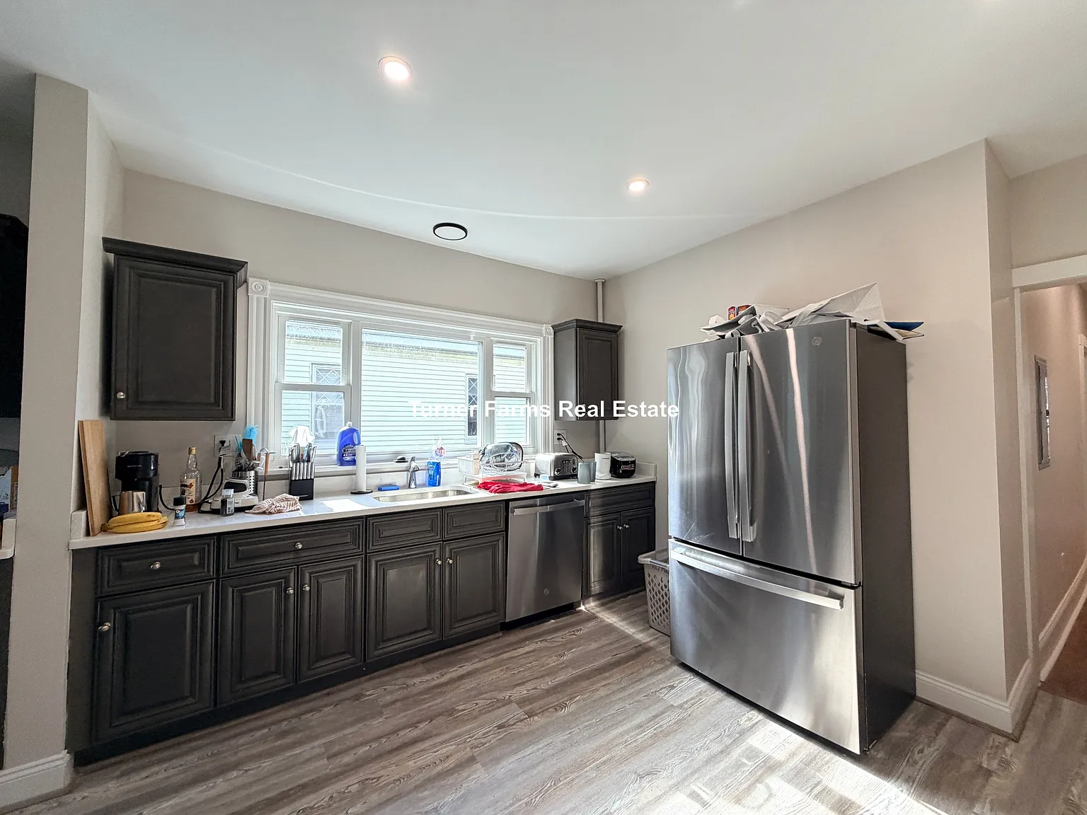 5 bed, 9999 sqft, $7,500 — Photo 3