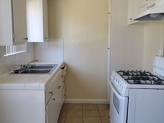 3rd image of 1532 W 257th St #8