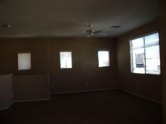 4th image of 2921 E Dunbar Dr
