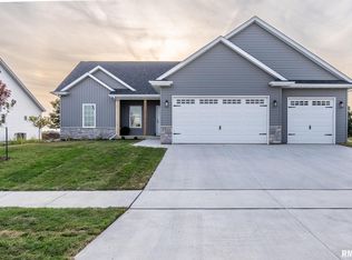 1712 S 5th St, Eldridge, IA 52748