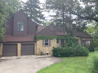 1833 Sunset Ridge Rd, Glenview, IL 60025