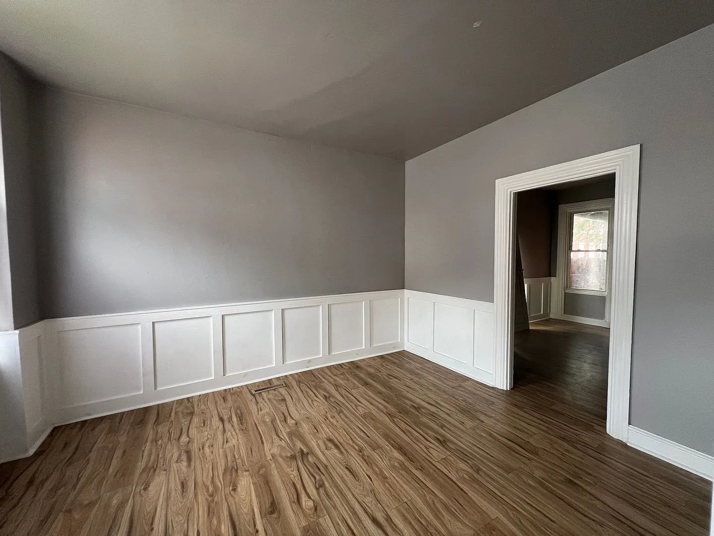 Single 3 BR House, close to downtown Lancaster — Photo 2