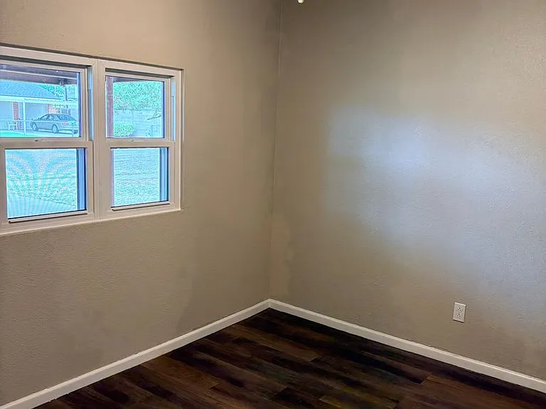 3705 Elkhart Ave — Photo 11
