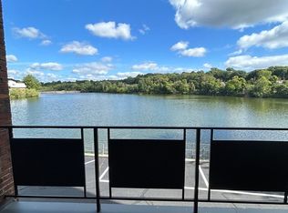 2 Victory Rd APT 3, Lynn, MA 01902