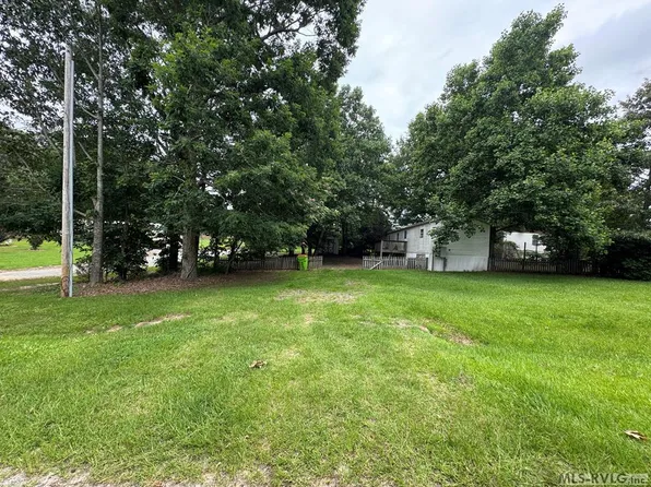 33 E Kerr Dr, Roanoke Rapids, NC 27870