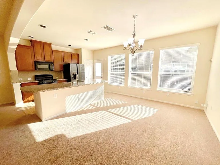 8318 Greys Ln — Photo 4