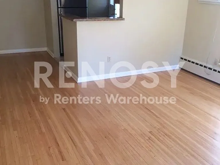 2108 Grand Ave S — Photo 6