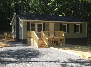 90 Village Rd, Shipman, VA 22971