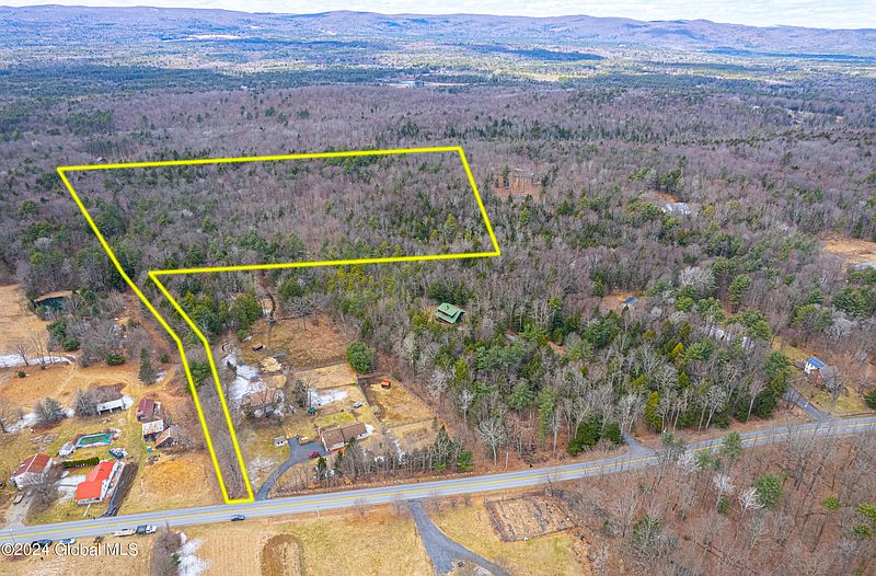 3rd image of 658 Locust Grove Road