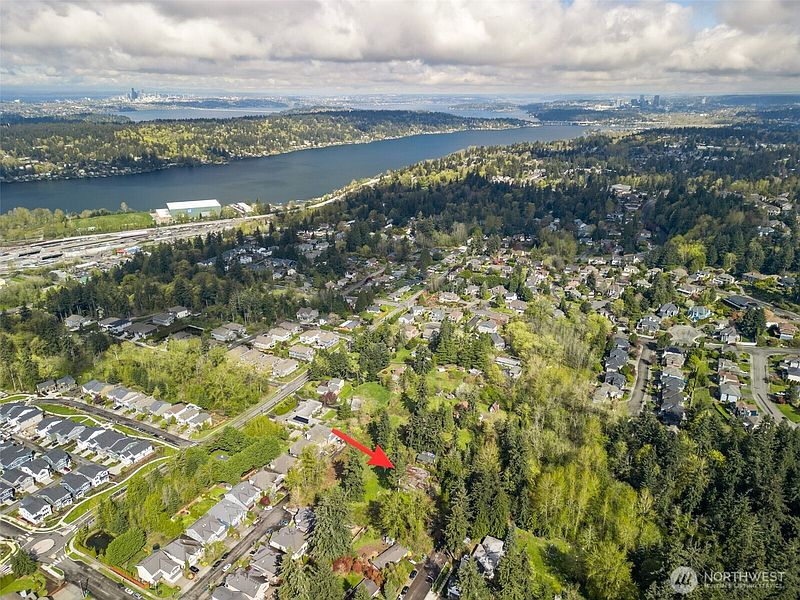 3rd image of 8213 118th Avenue SE