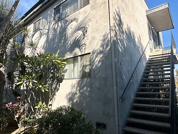4th image of 1009 N Garfield Ave APT 8