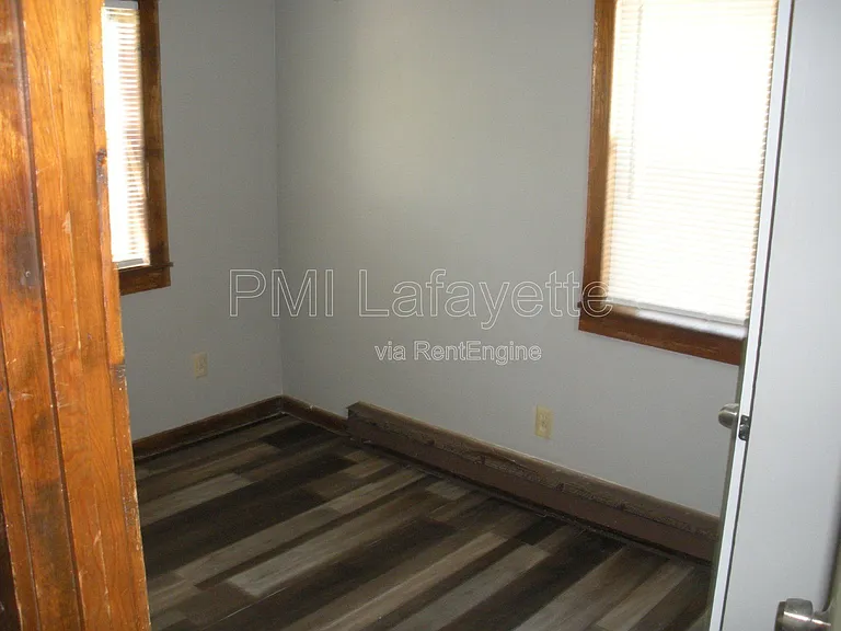 422 Asher St #B — Photo 6
