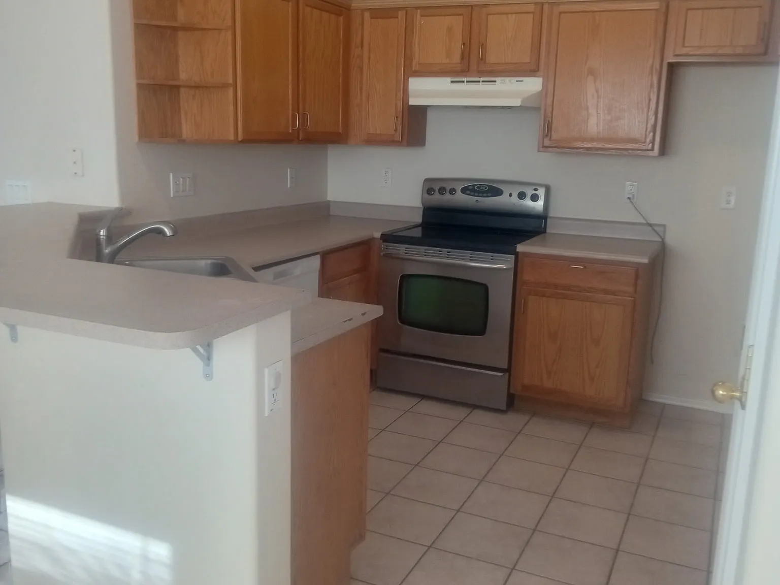 3 bed, 1458 sqft, $2,395 — Photo 2