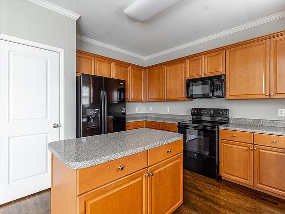 5th image of 6105 Regency Ct