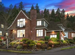 17601 Woodhurst Pl, Lake Oswego, OR 97034