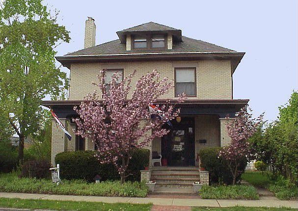 1st image of 39 E Campbell St