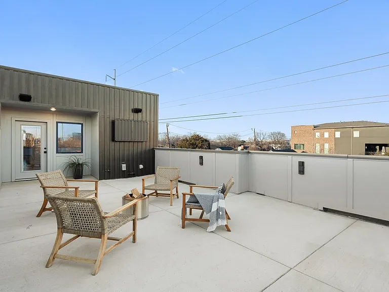 2348 Wycliff Ave — Photo 38