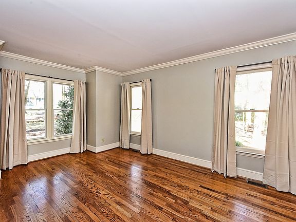 2nd image of 4200 Windwood Cres