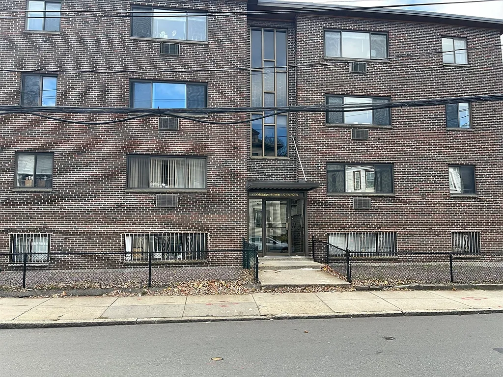2 bed, 1.0 bath, 900 sqft, $2,650 — Photo 1